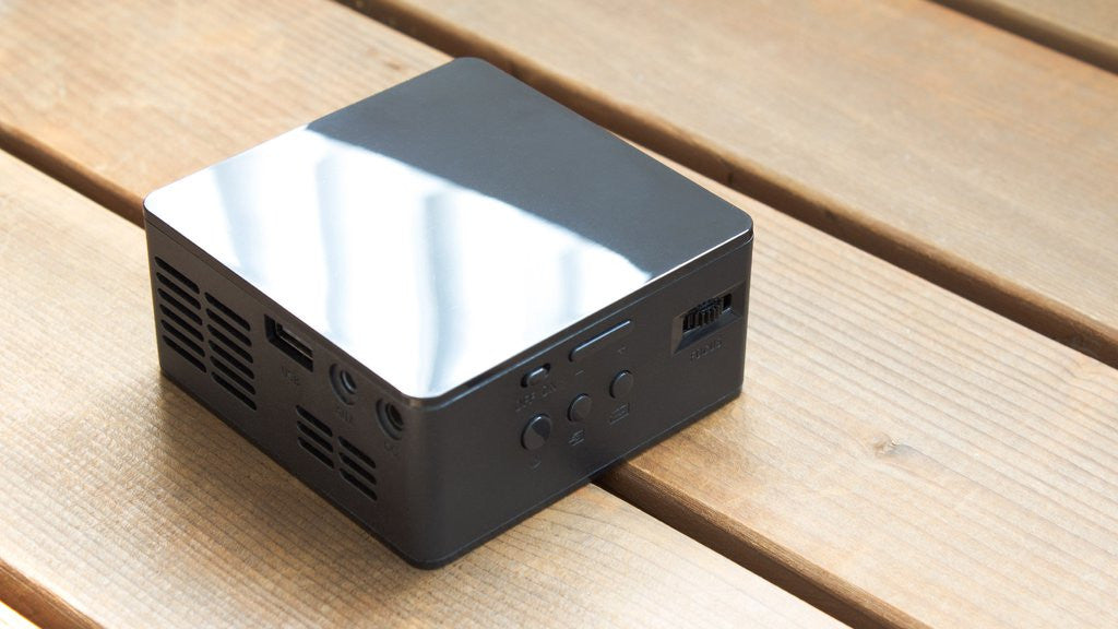 Phonesuit - Lightplay Cube Pico Projector